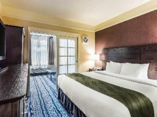 Ramada Suites by Wyndham San Diego image 15