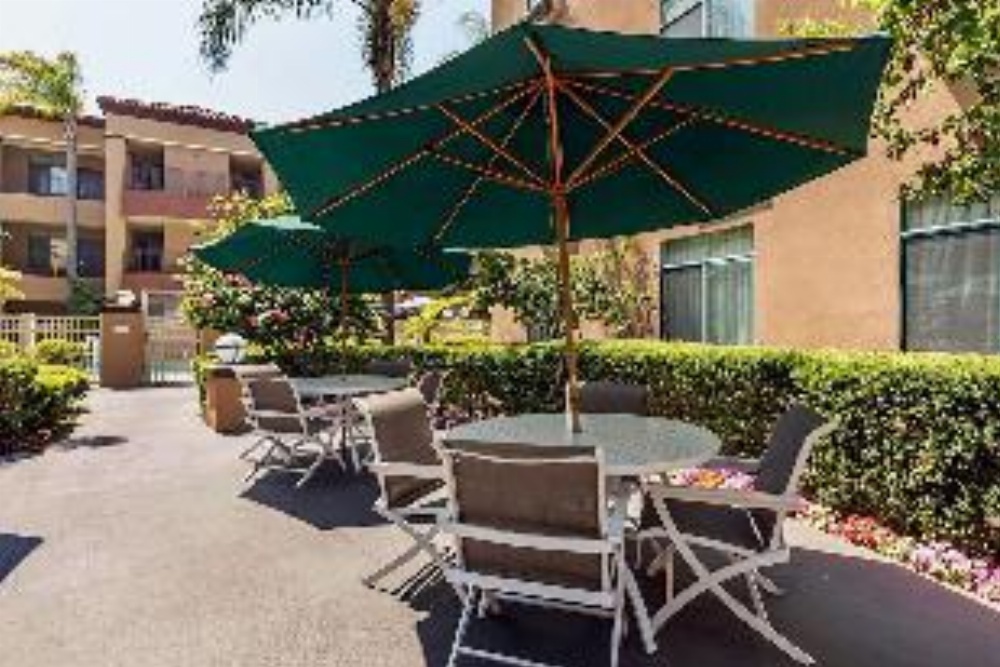 Ramada Suites by Wyndham San Diego Main image