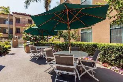 Ramada Suites by Wyndham San Diego image 2