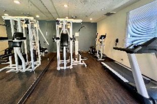 Ramada Suites by Wyndham San Diego image 3