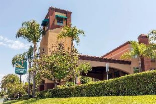 Ramada Suites by Wyndham San Diego image 8